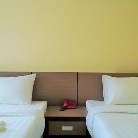 ตะวันอพาร์ทเม้นท์โฮเทลthawanapartmenthotel Satun Exteriör bild